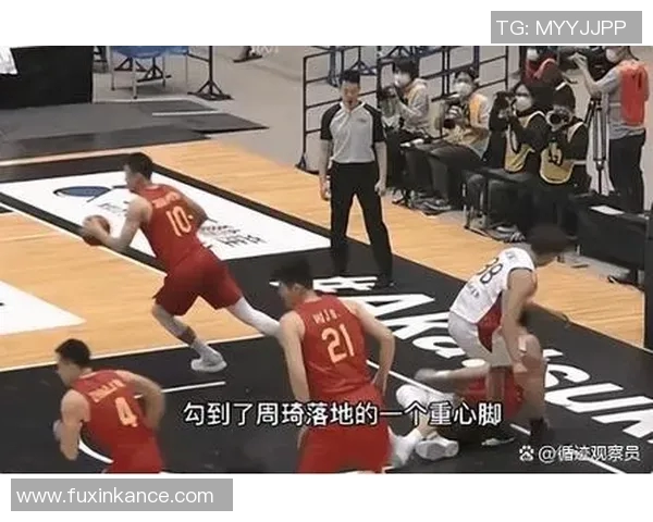 球员交易背后的赛场小动作引发热议引关注