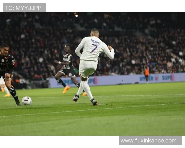 姆巴佩首秀梅开二度，球迷高呼“值了！”